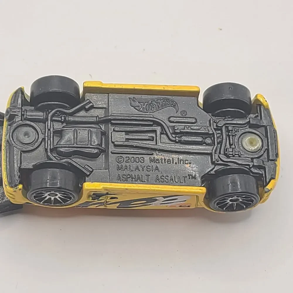 2004 ASPHALT ASSAULT JAPAN 1/64 SCALE DIECAST COLLECTOR MODEL CAR